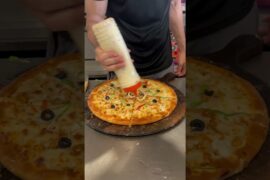 #pizzajohns #pizza #itspizzatime #pizzalover #bbqpizza #food