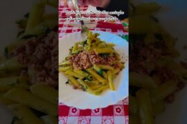 pasta finocchietto selvatico acciughe aglio olio peperoncino e pan grattato #food #pasta #italy