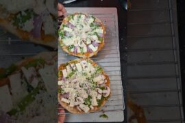 “Pizza cravings? 🍕 Try this healthier homemade pizza #food #cooking