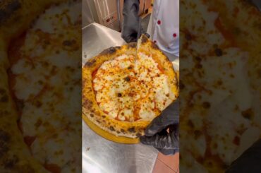 Italian style pizza so yammi delicious 🍕😋😋 margarita #pizza #italia