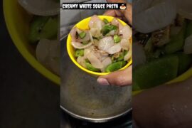 Creamy White Souce Pasta Recipe 🍝🤤 #pasta #shorts #whitesoucepasta #streetfood