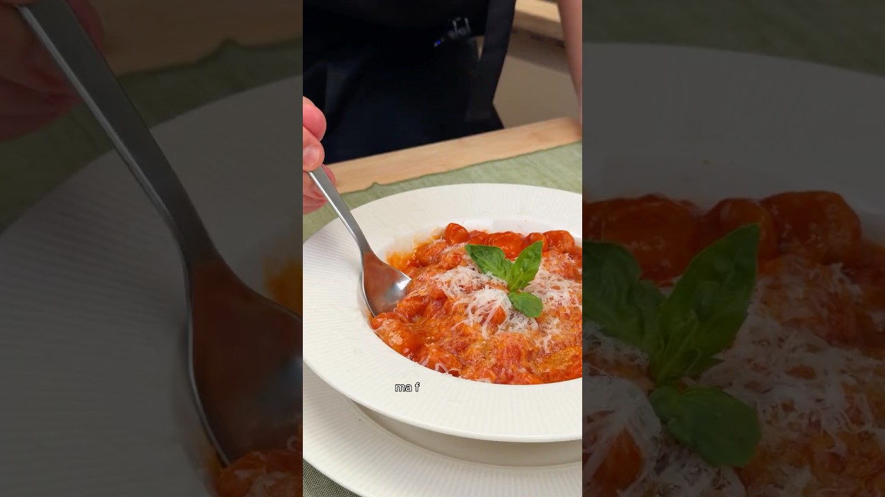 GNOCCHI DI POMODORO, AL POMODORO, COL POMODORO! #gnocchi #pomodoro #pastafresca #pasta #fattoincasa GNOCCHI DI POMODORO, AL POMODORO, COL POMODORO! #gnocchi #pomodoro #pastafresca #pasta #fattoincasa