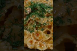 🍝 Chicken Farfalle Pasta with Tomato Sauce. #food #cooking #easyrecipes