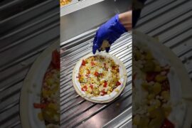 Get pe baith ke order kiya ho 😱🍕#viral #shorts #pizza #youtubeshorts #food #minivlog #ytshorts