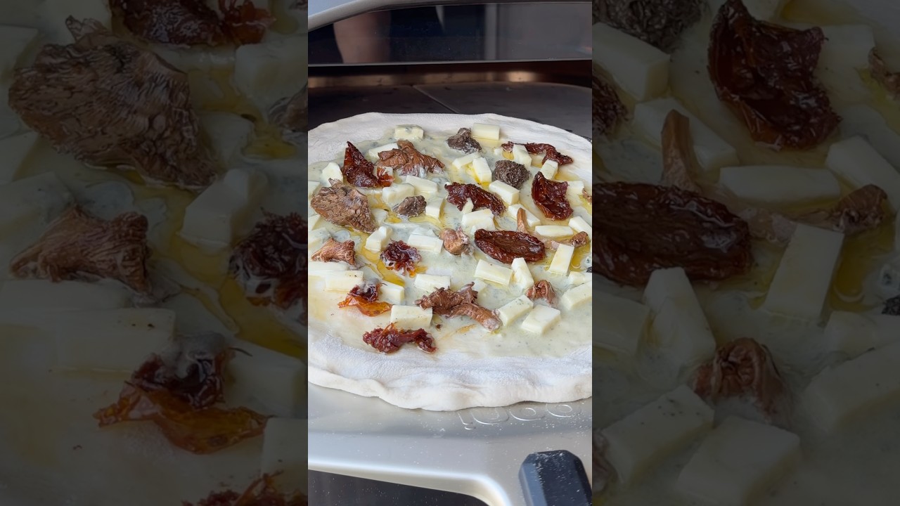The forest mushrooms pizza baked in the Ooni Koda 2 Pro in just 90 seconds! 🍄🟫#shorts #pizza The forest mushrooms pizza baked in the Ooni Koda 2 Pro in just 90 seconds! 🍄🟫#shorts #pizza
