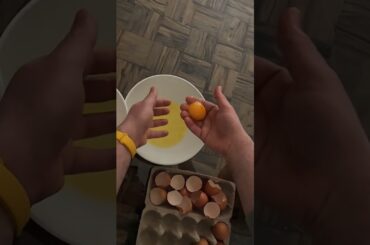 How to separate 🥚 YOLK #cooking #food #recipe #pastatime #egg #yolk #mix #pasta #italy #traditional