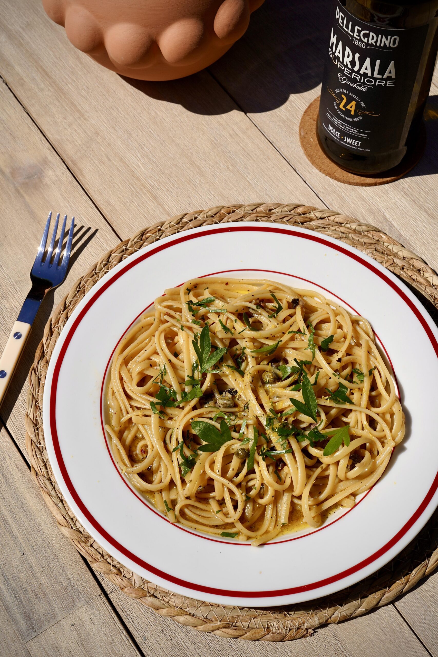 Midweek day off Al Fresco: Linguine Aglio, Olio e Peperoncino. Midweek day off Al Fresco: Linguine Aglio, Olio e Peperoncino.