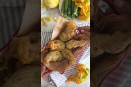 Italian Stuffed Zucchini Blossom #fioridizucca #vegetarian