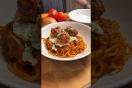 Easy Spaghetti & meatballs with Ricotta Cheese  #cooking #recipe