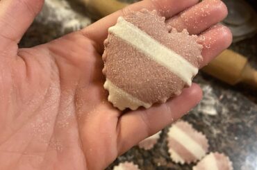 Stuffed hearts and colorful pasta dough. All homemade.. to cook for your true love 💗