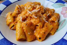 Tomato and garlic confit pasta