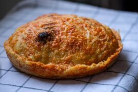 Cheese pizza bread