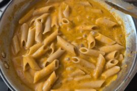 Made a simple red sause pasta!