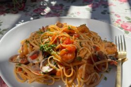 Pasta con le vongole for lunch on a warm day