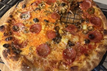 My pizza was delish minus the hole in it.