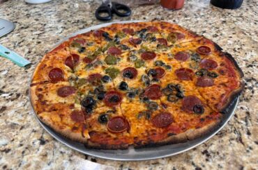 Was in the mood for some Tavern style. Not the proper Chicago toppings but crust was on point.