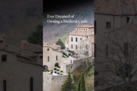 Step Inside a 12th-Century Castle in the Hills of Arezzo, Tuscany