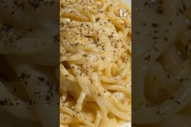 One of Rome's Most Famous Pasta Dishes 🇮🇹 | Home Kitchen Italy