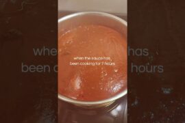 do you call this SAUCE or GRAVY 👩🏽‍🍳#sauce #gravy #pasta #cook #dinner #italian #sauce #fyp #foryou