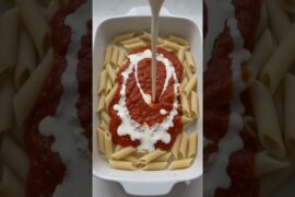 Cheesy Baked Pasta #foodie #pasta #baking #streetfood #cooking #shorts #youtubeshorts #bakedpasta