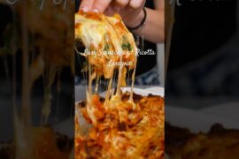 The cheese pull alone is enough reason to make this lasagna😍 #recipeideas