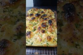 Easy Homemade Garlic and Herb focaccia #recipe#focaccia #bread