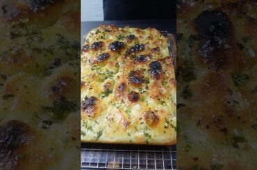 Easy Homemade Garlic and Herb focaccia #recipe#focaccia #bread