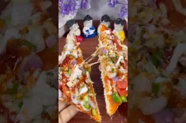 Jab Kuch Achha Khane Ka Man Ho: 5-Minute Bread Pizza | #breadpizza #quicksnacks #shorts #tawapizza