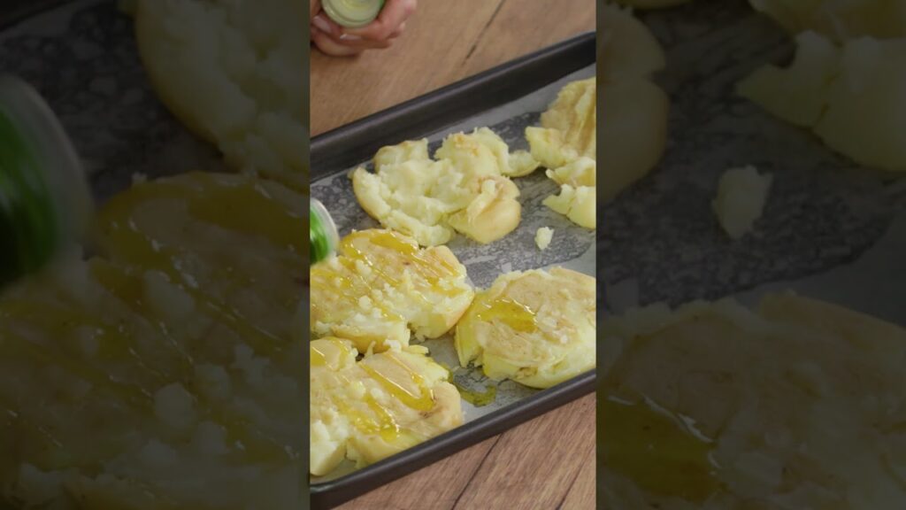 Crispy Smashed Potato Base + Melty Cheese = Perfection 🍕🥔 #recipes