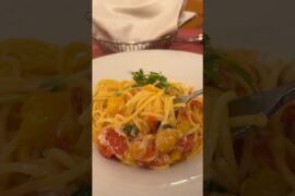 🍋Eat in Sorrento, Italy🇮🇹❤️ #shorts #italianfood #italy #food #fyp #wheretoeat #pizza #pasta