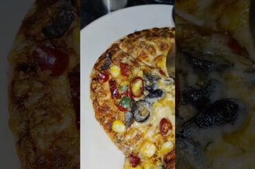 Pizza 🍕@home😋 #pizza #pizzalover #italy #fastfood #snacks #food #cooking #cookingshorts #like