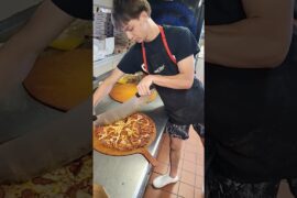 ROUND TABLE PIZZA  #usa #pizza #food #fastfood #pizzalover #italianfood #pizzafood #pizzatime #Lodi
