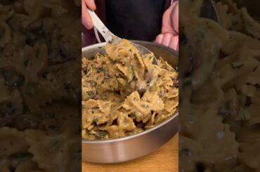 Nur 1 Pfanne! Cremige Pilz-Zucchini-Pasta in 20 Minuten!