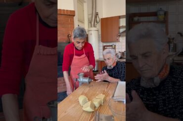 This is how biscuits are made in Sicily!  #cookies  #sicily  #italianfood