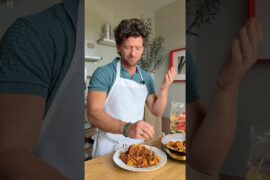 What makes a great Bolognese? 🍝 #pasta #italianfood #pastarecipe