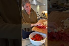 Classic Pasta Salad RECIPE on dinnerin321.com #pasta #pastasalad #easyrecipe #recipe #potluck #yum