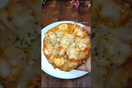 Bun cheese pizza #shorts #trending #viral #youtubeshorts #food #recipe #cooking #cheese