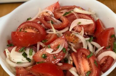 Italian Tomato and Onion salad recipe with basil and oregano