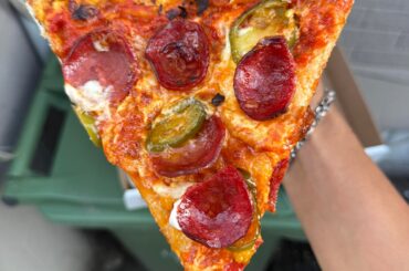 Do you like eating pizza with garlic dip?