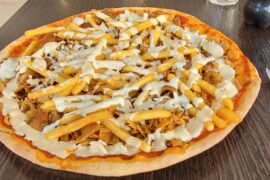 Warm as hell outside. Having some kebab pizza as comfort