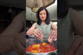 Eggs In tomato sauce shakshuka1. 2 tablespoons oil2. 1/4 onion diced3. 2-3 #viralshorts