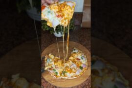 कड़ाई मे PIZZA 🍕 बना दिया 🤤#ytshorts #tasty #pizza #cooking #recipe