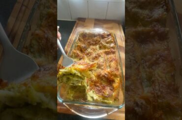 Creamy Zucchini & Fiori di Zucca Lasagna 🤤🇮🇹 #Shorts #Lasagna #ZucchiniLasagna #food