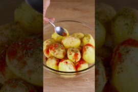I learned this trick with a friend from Italy, now I only make this classic Italian chicken #cooking