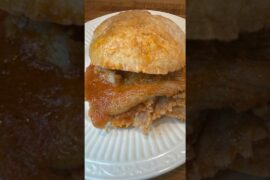 Porto Style Bifanas | Bifanas a Moda do Porto #recipe #portugal #sandwich