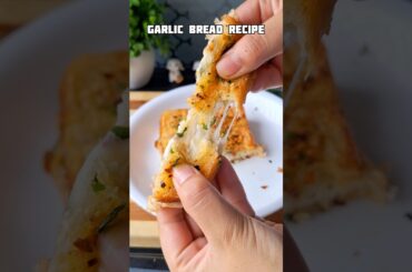 Garlic bread recipe 😋❤️❤️...#shorts #snacks #garlicbread #recipe#foodshorts #cooking #viral#trending