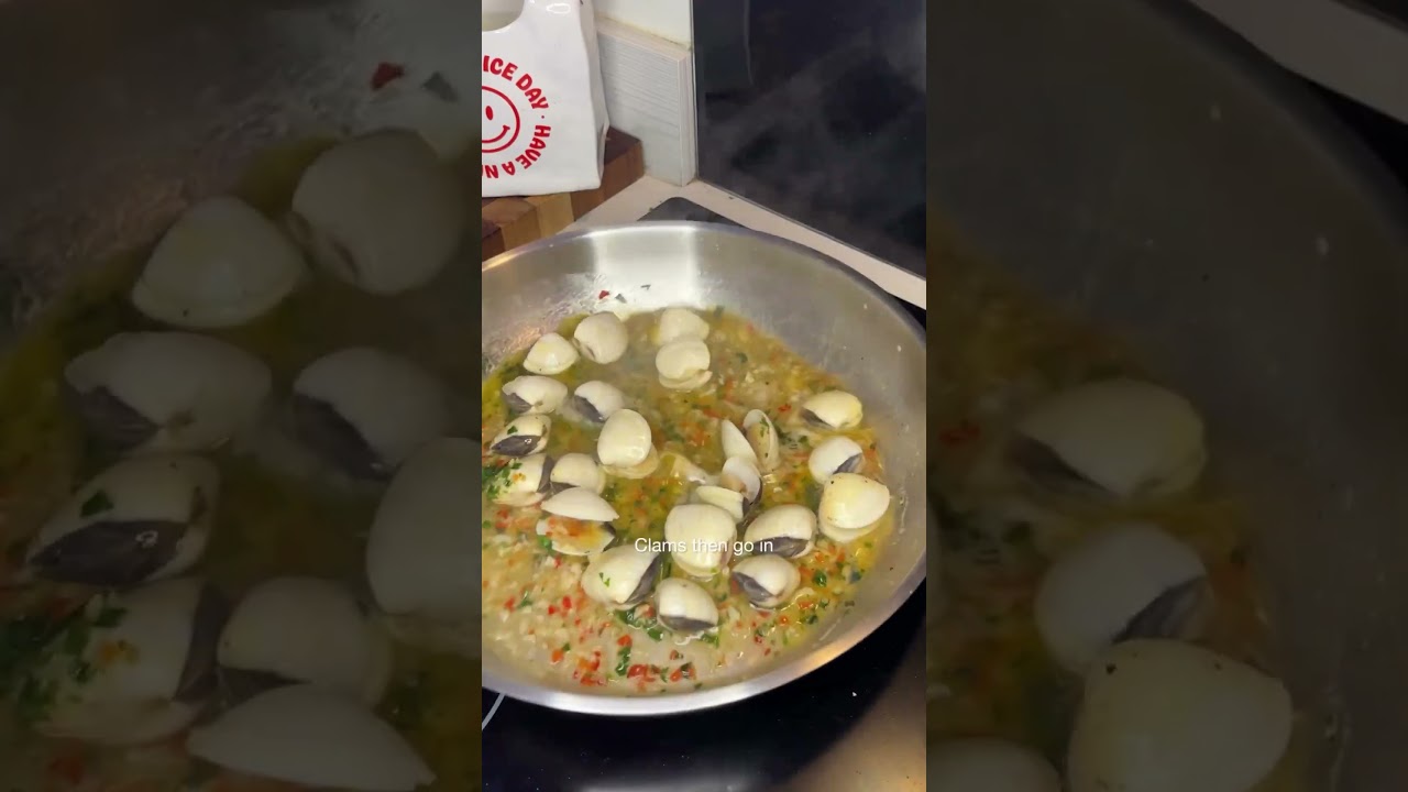 Pasta alla vongole 🦪 100th post had to be pasta 🥳 Pasta alla vongole 🦪 100th post had to be pasta 🥳