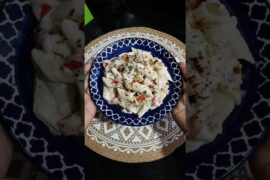 Kitna bhi bana do kam hi padta hai #shobhaskhazana #viral #whitesaucepasta #easyrecipe #homemade