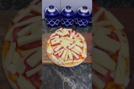 Tasty homemade pizza #indianfoodmadeeasy #food #comment #tastyindia #recipe#like #cooking #trending