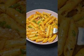 Spicy tomato pasta recipe 🍝 #pasta #tomatopasta #pastarecipe #pastarecipes #shorts
